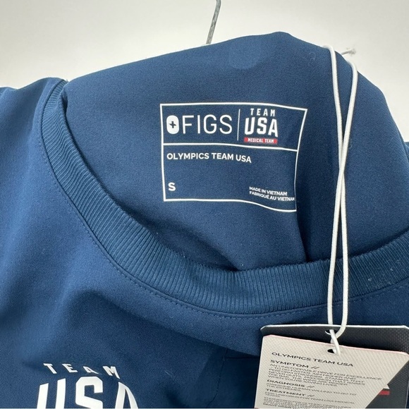 NEW FIGS X Team USA Scrub Top Navy Blue Size Small - Picture 4 of 6